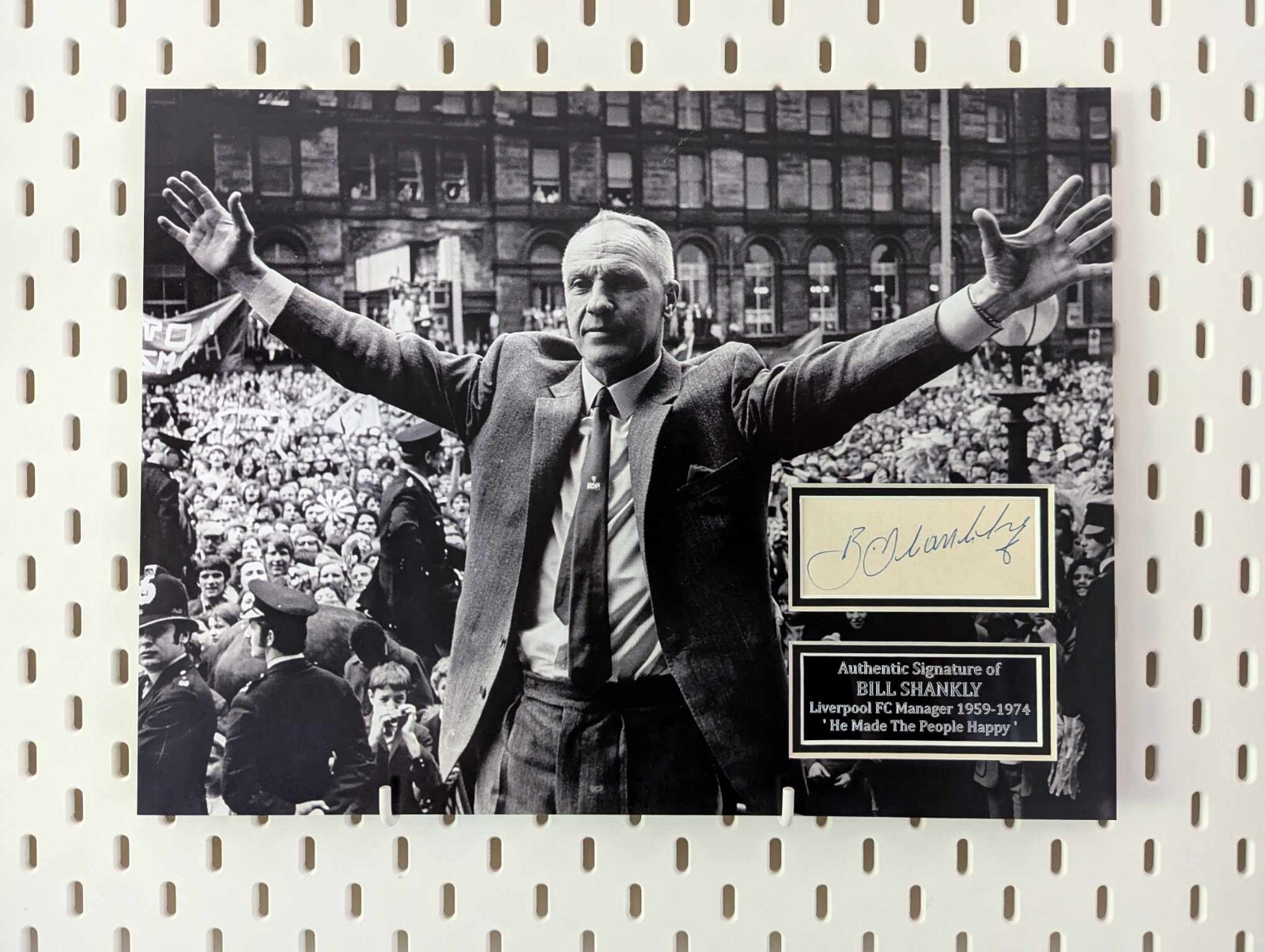 BILL SHANKLY SIGNED LIVERPOOL FC PHOTO DISPLAY.COA.