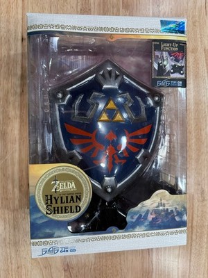 Brand New First 4 Figures The Legend of Zelda Breath of the Wild Hylian Shield
