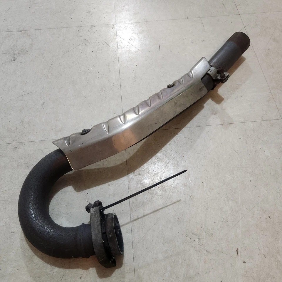 Kawasaki KLR650 2008-2018 tubo de escape delantero y montaje de cubierta genuino OEM Comp Foto 3 de 4