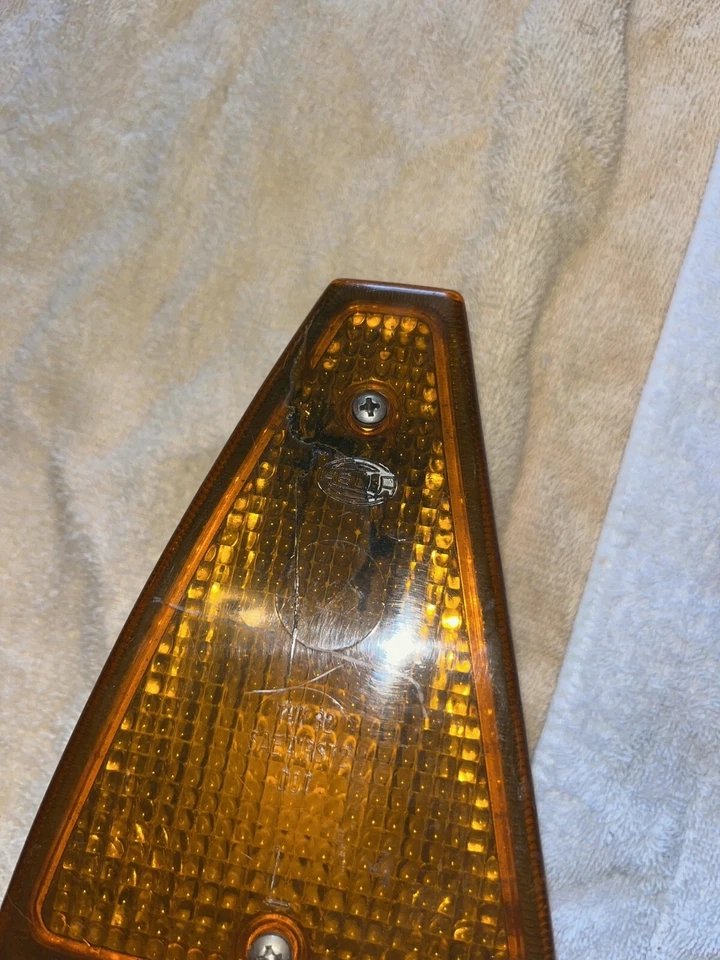 OEM VOLKSWAGEN AUDI 74-81 DASHER ZORRO VAGÓN CONJUNTO LUZ TRASERA IZQUIERDA PEQUEÑA GRIETA Foto 2 de 4