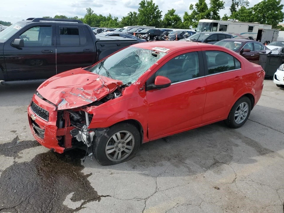 Chevrolet Sonic 2014 antena negra Foto 3 de 4