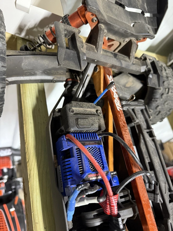 Trineo Traxxas 6S 1/8 4x4 Foto 4 de 4