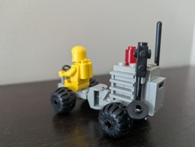 Vintage (1983) LEGO Classic Space set 6823 Surface Transport - RARE