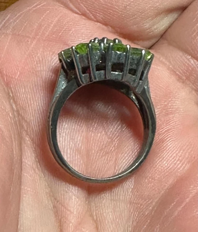 Vintage Sterling Silver 925 Ring Gold Tone Size 6.5 Green Peridot Cluster - Image 4 of 4