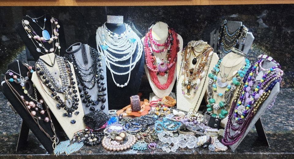 Estate Jewelry Lot 146 pc Signed Unsigned 9 Pounds Vintage to Now ...