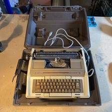 Smith Corona Coronamatic 2500 Electric Typewriter - Tested, Works with case  thumbnail