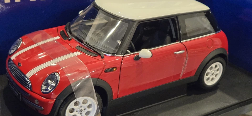 1/18 Autoart BMW Mini Cooper Diecast Model Red W/White Stripes *READ* - Image 3 of 4