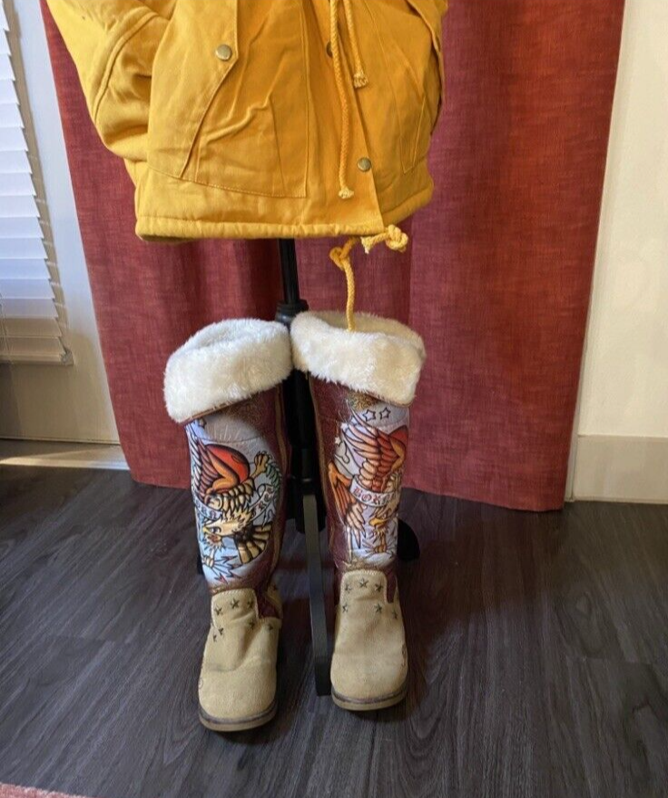 Ed Hardy スカルデザインブーツ NAMILIA Tattoo Belt Boot