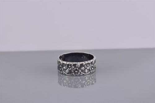 Anillo de plata esterlina de 6 mm con banda eterna de flor tallada oxidada de 6 mm talla: 5 - Imagen 2 de 8