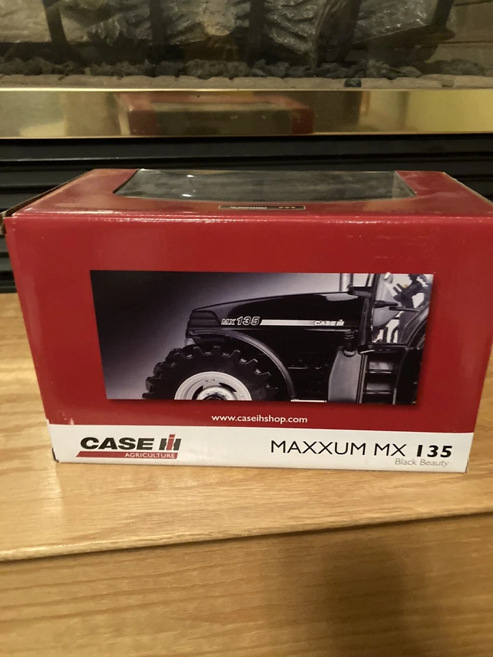 Case IH MX 135 Black Edition 1:32 Universal Hobbies - Image 4 of 4