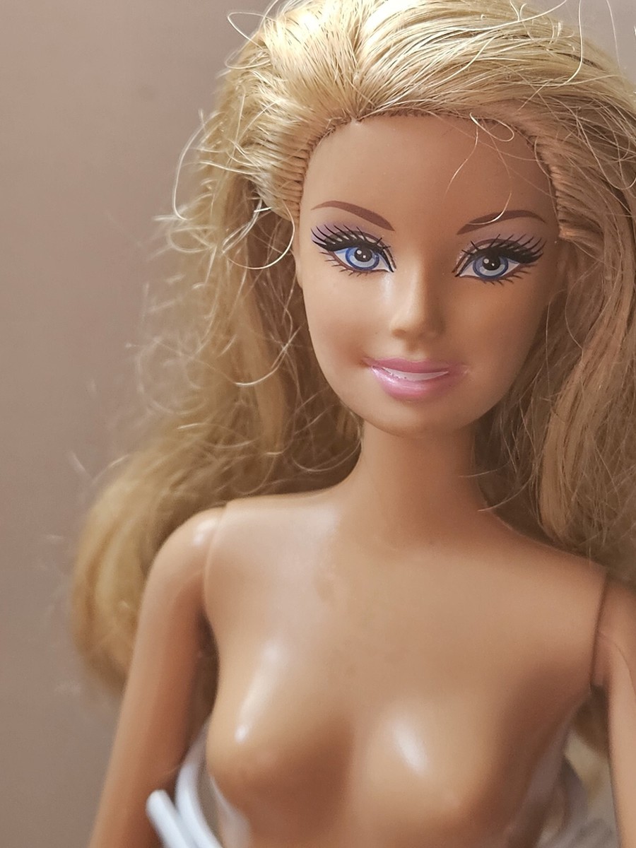Barbie Strawberry Blonde Blue Eyes Bendable legs 1998 head 1999