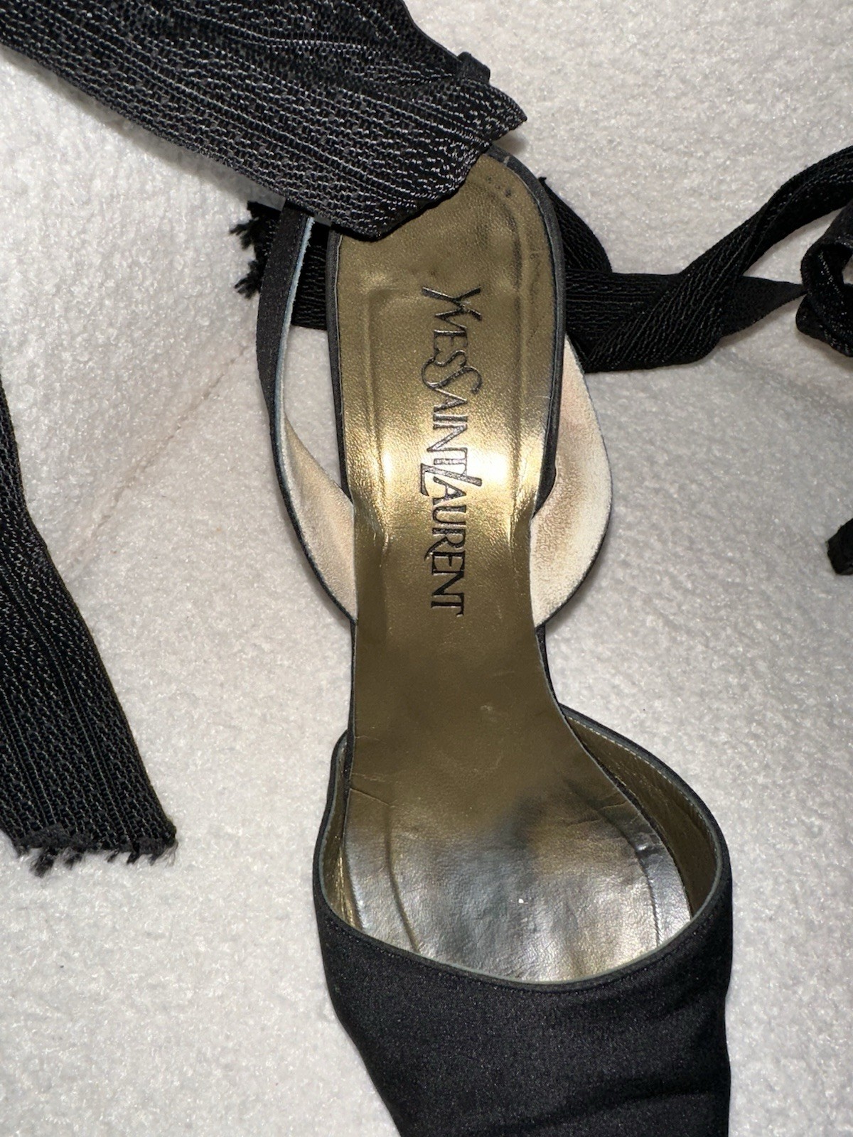 Scarpa Yves Saint Laurent Designer cravatta alla caviglia gioiello nera tacco alto imbracatura posteriore