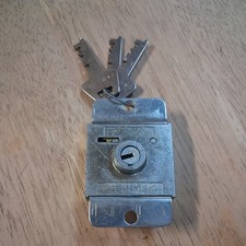 ZA LOCKER/GARAGE LOCK DEAD LOCK SLAM LOCK MADE IN ENGLAND 3 KEYS 