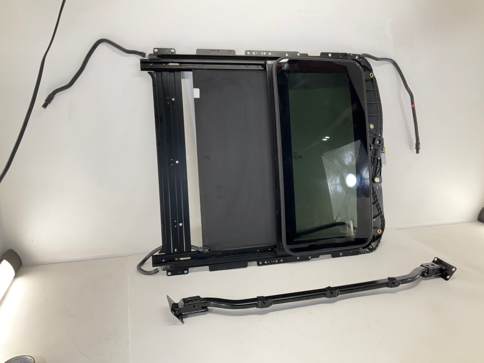 14-19 MASERATI Ghibli Sun Roof W/ Bracket