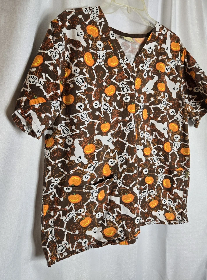 Tafford Halloween Ghosts Skeletons Pumpkins Unisex Scrub Top SEE MEASUREMENTS  - Image 2 of 4