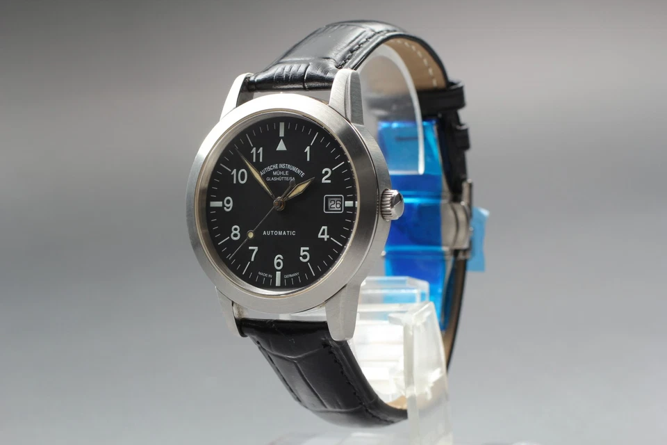 Reloj para hombre Muhle Glashutte M1-26-10 línea deportiva esfera negra fecha automático 37 mm Foto 4 de 4