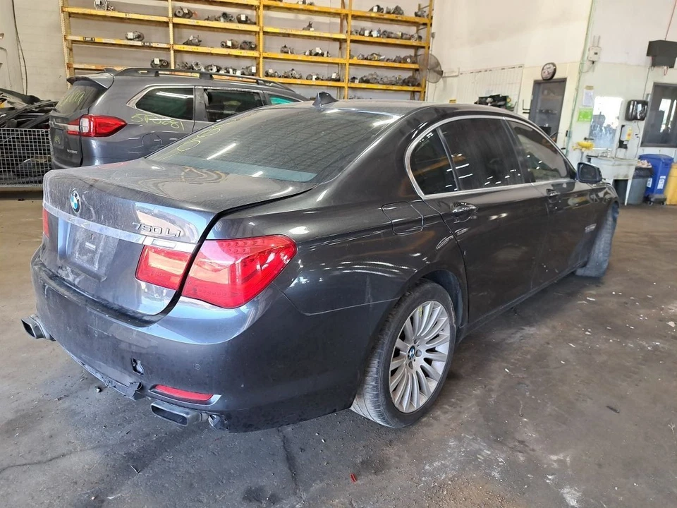 Power Brake Booster 2010 750li Sku#4179434 - Image 4 of 4