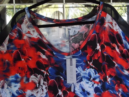 New Jennifer Lopez Shark Bite Hemline Tunic Plus Size Shirt Sz. 1X 60" Bust - Picture 2 of 4