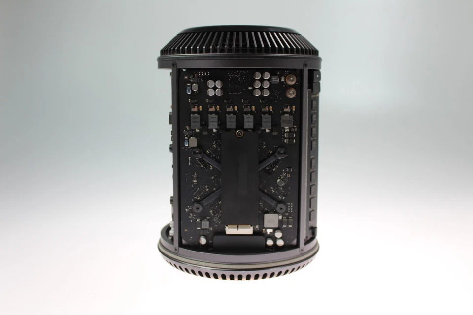 Built to Order Apple Mac Pro Late 2013 Up to 2.7GHz 12-Core 128GB 2TB SSD D700 - Image 4 of 4