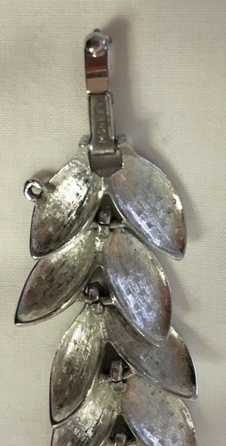 Vintage Monet Silver-Tone Leaf-Design Bracelet - Picture 5 of 6