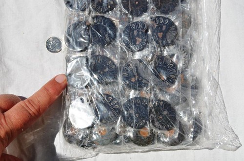 7948t LOT of FIFTY50 RARE 1in100 BLACK Ammonite PAIR Crystal FOSSIL MEDIUM 3-4cm - Picture 5 of 8