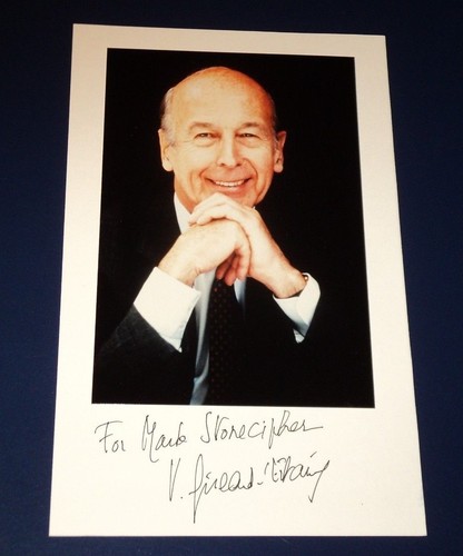 VALERY GISCARD D'ESTAING / FORMER FRENCH PRESIDENT /  4 x 6"  AUTOGRAPHED PHOTO