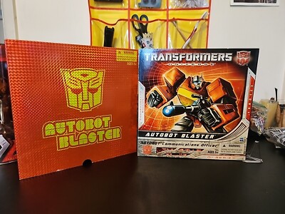 2010 Transformers Universe G1 Series Autobot Blaster Commemorative Figure