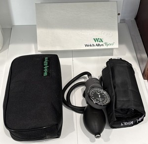 Welch Allyn Tycos 5098-02CB Hand Aneroid Sphygmomanometer W/ Adult Cuff & Case