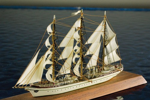 Gorch Fock Hersteller Collecta 7020 ,1:700 Schiffsmodell - Picture 7 of 7
