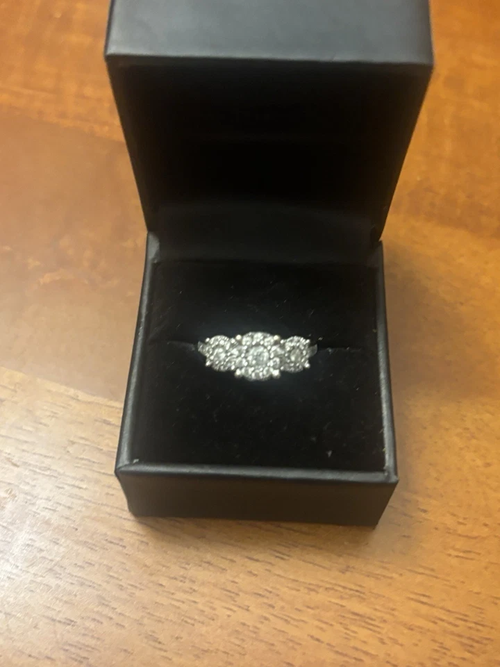 Anillo de compromiso de diamantes dobles de 3/4 quilates Foto 2 de 3