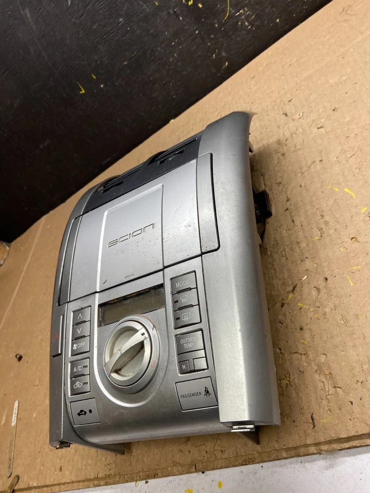 2005 - 2010 Scion TC AC aquecedor controle climático acabamento moldura painel fabricante de equipamento original T8672 DG - Imagem 3 de 4