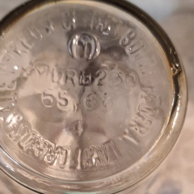 【GW最終日値下げ】ヴィンテージ Jim Beam ジム・ビーム レトロ Jim Beam 1965 Clear Gold Distillery Original Pin Bottle. 12