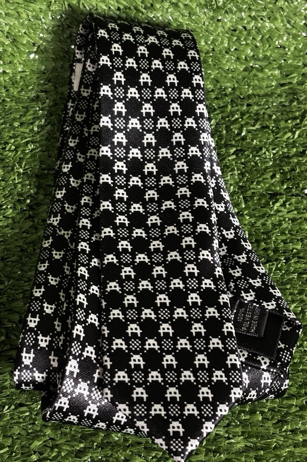 Space Invaders Video Game Atari BlackTieGeek Skin… - image 3