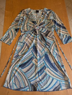 Coconuda Kleid geometrisches Muster mit V-Ausschnitt und Ringdetail