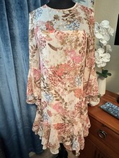 Eliza J Floral Knee Length Dress Size 4