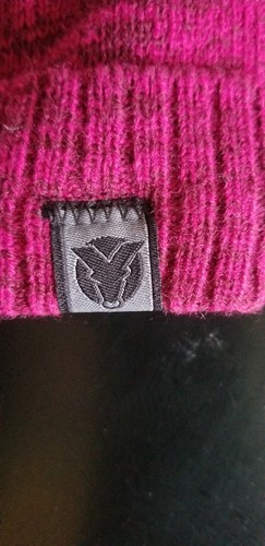 NWT YakTrax Cabin Cozy Slouch-Fit Winter Pom Hat Raspberry Pink puff ball - Picture 4 of 5