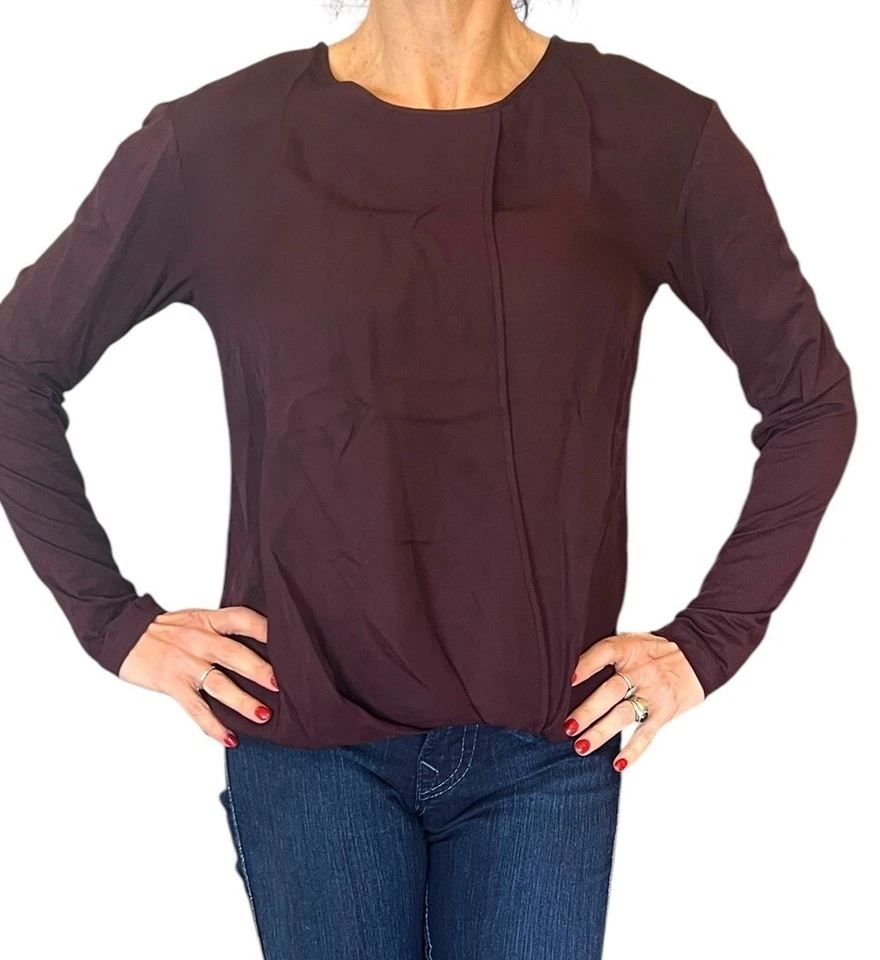 BLUSA DE SEDA TEORIA MÍDIA MISTA DRATE TOP ENVOLTÓRIO BORDÔ MANGA LONGA P - Imagem 3 de 4