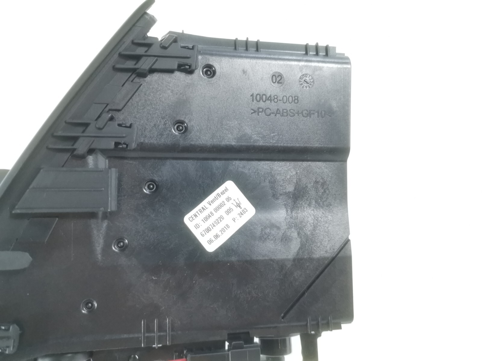 17-20 MASERATI Levante CENTER DASH SCREEN BEZEL AIR VENT 6700749220