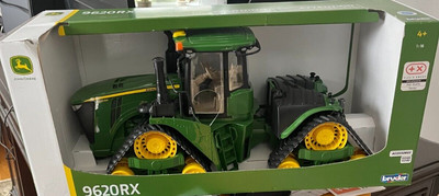 New In Box- Bruder John Deere 9620RX with Track Belts Vehicles Toy 09817  1:16