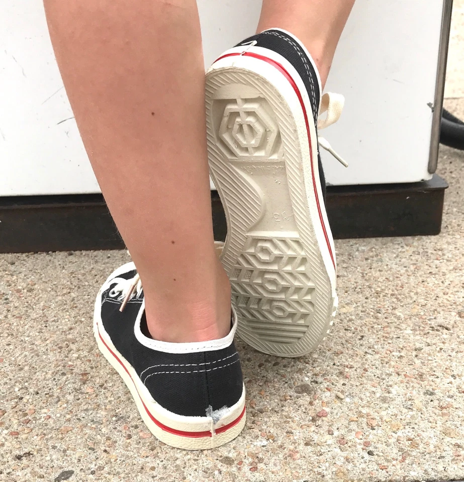 Nuevo Zapato Para Niños Converse Negro Lona Parte Superior Baja Años 60 Unisex Juvenil EE. UU. TALLA 13 De Colección Foto 4 de 4