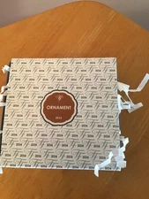 2014 FANCY FEAST CAT ANNUAL CHRISTMAS TREE ORNAMENT CERAMIC CIRCLE ORIGINAL BOX