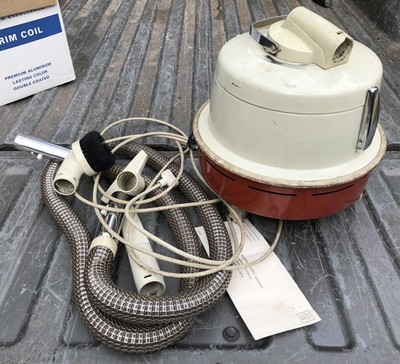 General Electric Swivel Top Vacuum Cleaner vintage VIIC166 GE 750