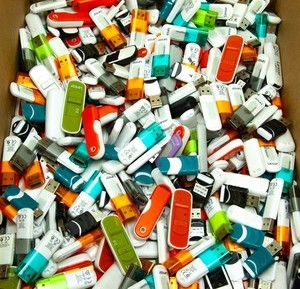 Lot of 3 8GB USB 2.0 Mix Color Thumb Flash Stick Memory Jump Drive Storage