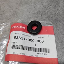 Caoutchouc ovale montage caches latéraux HONDA 83551-300-000