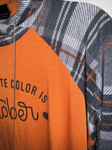 SUDADERA ÁMBAR TEJIDA NUEVA CON ETIQUETAS LuLaRoe grande a cuadros “Mi color favorito es octubre” - Imagen 3 de 8
