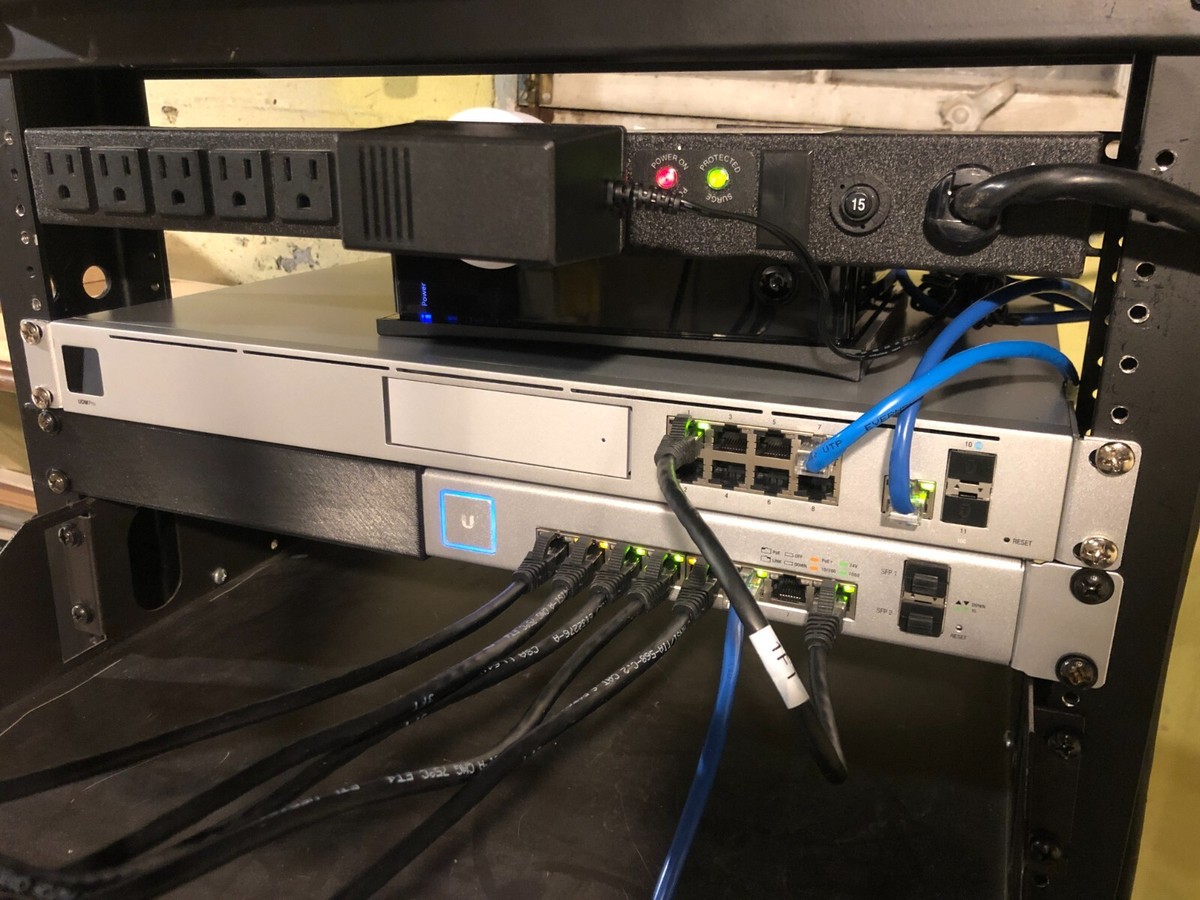 ラックセットUbiquiti Unifi UDM-Pro & PoE Swich Ubiquiti Networks UniFi Pro Max 48 Switch USW-Pro-Max-48
