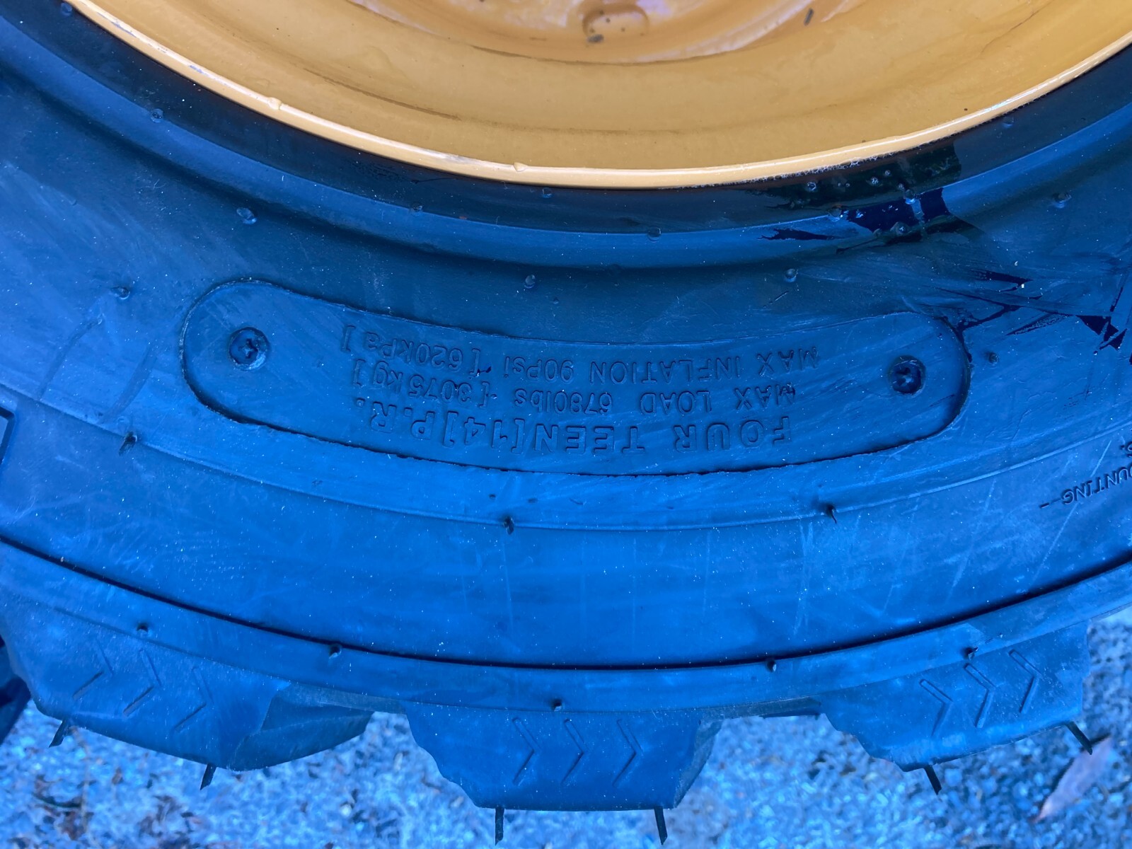 41216.5 SKS1 Skid Steer Tires/Rims for Case 1845,1845B,1845C12X16.5