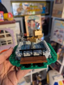 LEGO Creator Expert: Town Plan (10184) - Fountain w Minifig Only 2008 Gold Brick