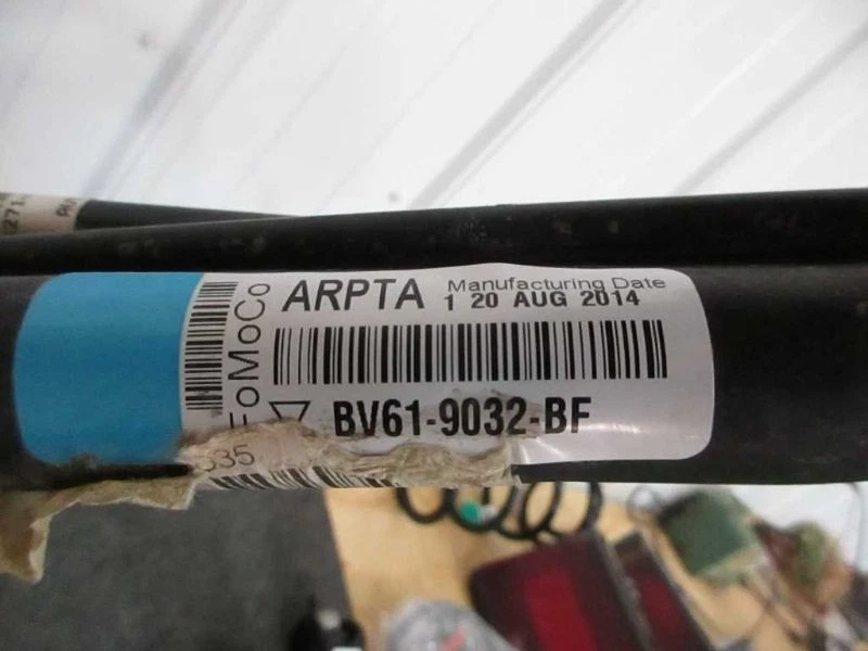 Ford Focus 2014 cuello de llenado de combustible Foto 2 de 4