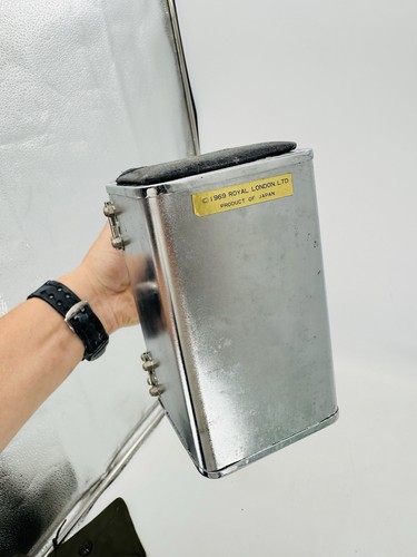 Vintage 1969 Royal London Japan Aluminum Metal 6โ Purse RARE - Picture 7 of 11